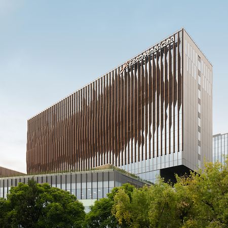 Fiesta Americana Viaducto Aeropuerto Mexico City Luaran gambar The new building of the School of Medicine
