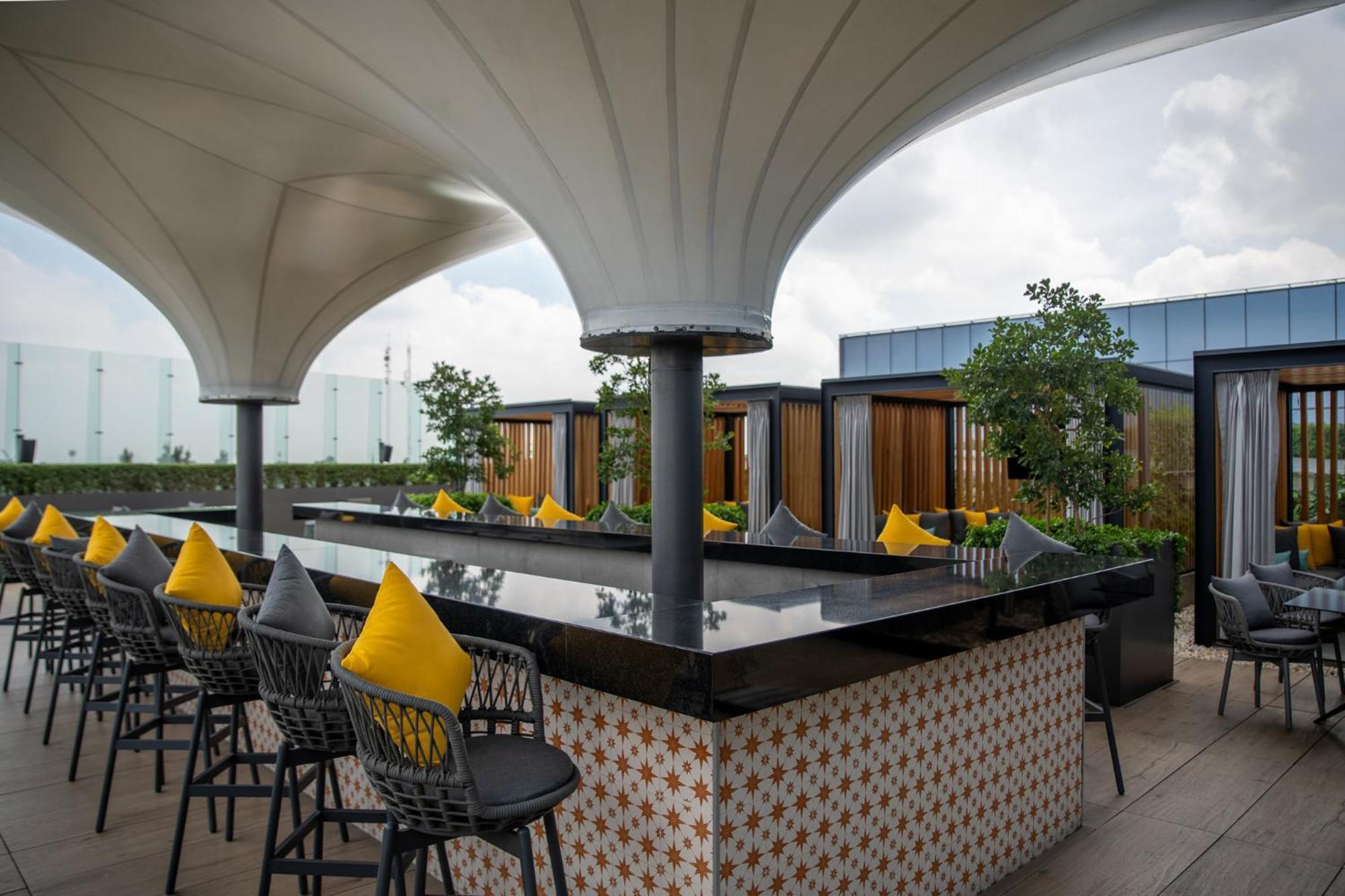 Fiesta Americana Viaducto Aeropuerto Mexico City Luaran gambar The bar at the rooftop